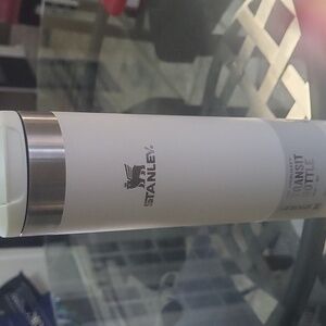 Stanley Quad White Insulated Bottle Aeroflight With Dust Cover Tumbler Brush Fab